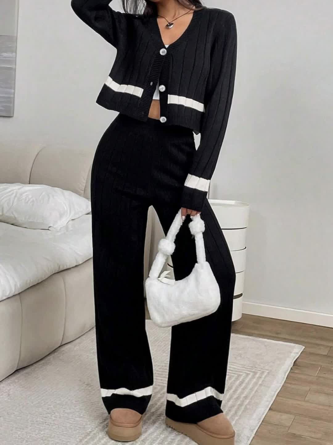 Autumn and Winter New Arrival: Cute Date Essential Versatile Casual Color Block Design Buttoned Loose Women'S Long Sleeve Cardigan and Pants Set, Date Night Outfit, Casual Wear, Stylish Set, Color Block Design, Buttoned Cardigan, Long Sleeve Top