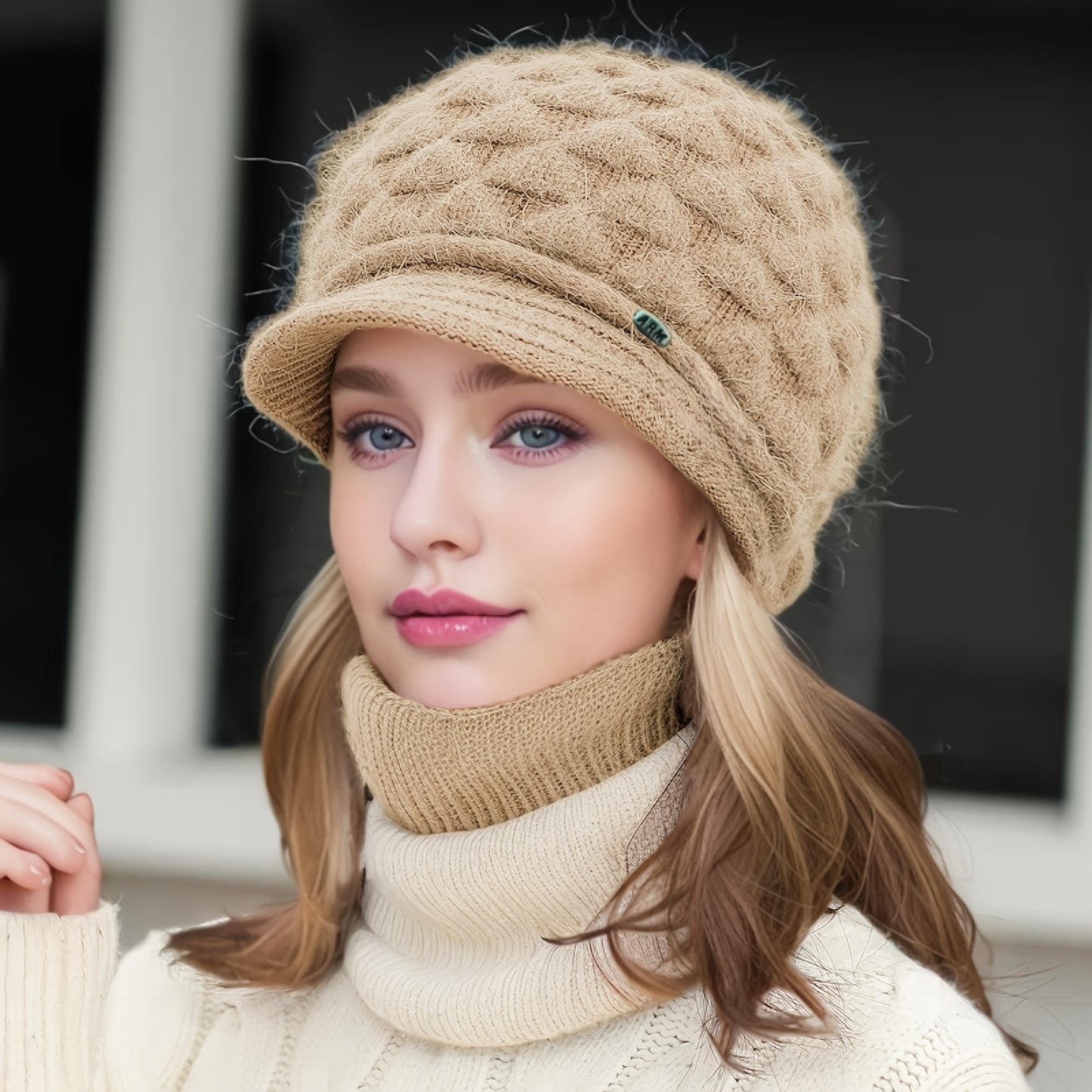 Bonito e quente chapéu de pato para outono e inverno, perfeito para uso casual com proteção auricular.