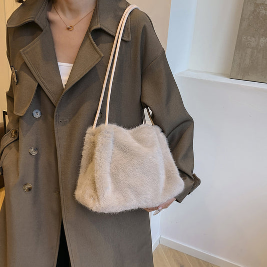 Women's Winter Large Capacity  Tote & Crossbody Bag with Fluffy Fur Coat - Handbag, Zipper Closure, Elegant Warm Design for Commuting,,, Shopping - Versatile for all-outfits (Care: Hand/Dry Clean)