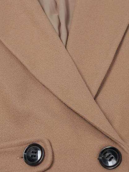 Casaco Longo Elegante Feminino para Inverno - Gola de Lapela e Botões Frontais, Trench Coat Sobretudo Sob Medida, Para Uso Formal e Casual, Lavável na Máquina (Detalhe de Bolso) - Roupa de Outono/Inverno