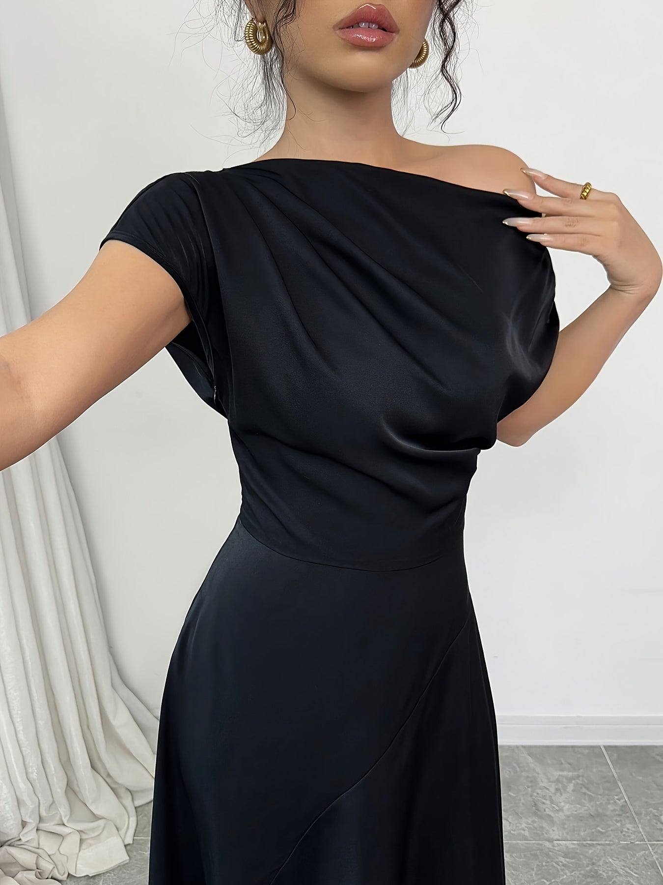 YY0309283 Premium One-Shoulder Dress for Women – Eye-Catching Irregular Hemline in Black