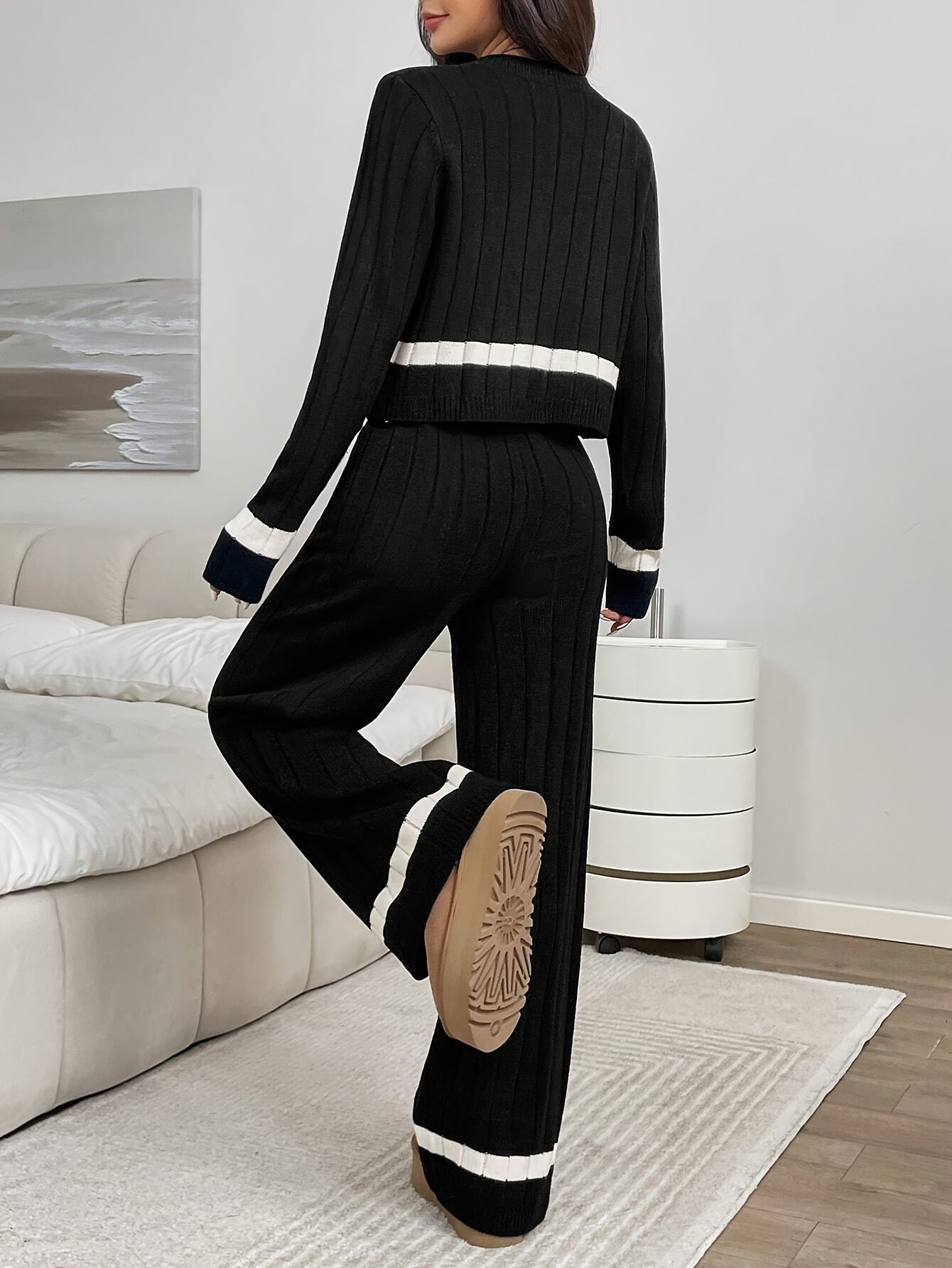 Autumn and Winter New Arrival: Cute Date Essential Versatile Casual Color Block Design Buttoned Loose Women'S Long Sleeve Cardigan and Pants Set, Date Night Outfit, Casual Wear, Stylish Set, Color Block Design, Buttoned Cardigan, Long Sleeve Top