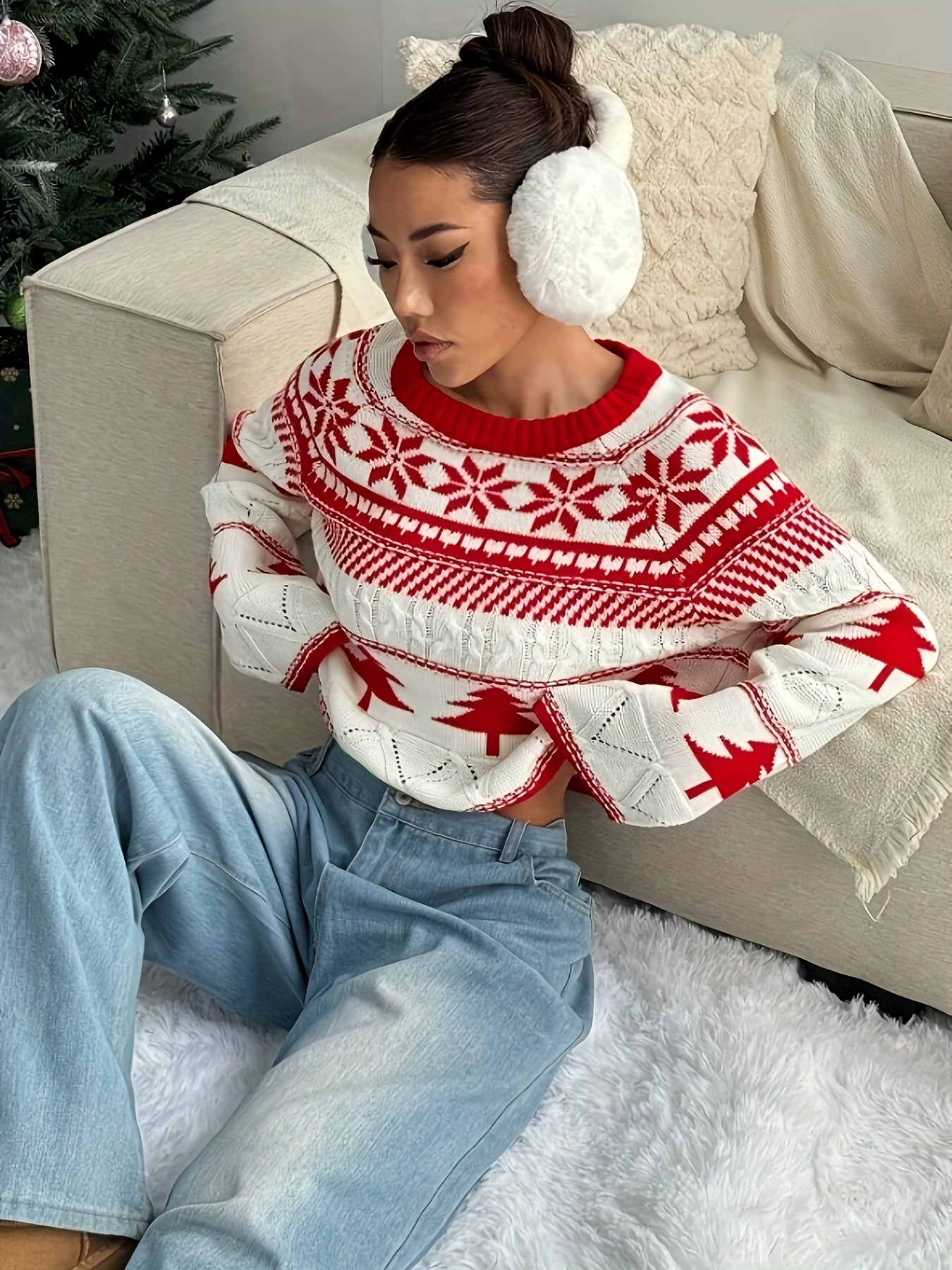 Women'S Elegant Red & White Christmas Sweater - Cozy Winter Pullover with Cat Ear Hood, Soft Round Neck Sweater for Holiday Parties, Comfortable Fit, Festive Outfit, Christmas Sweaters