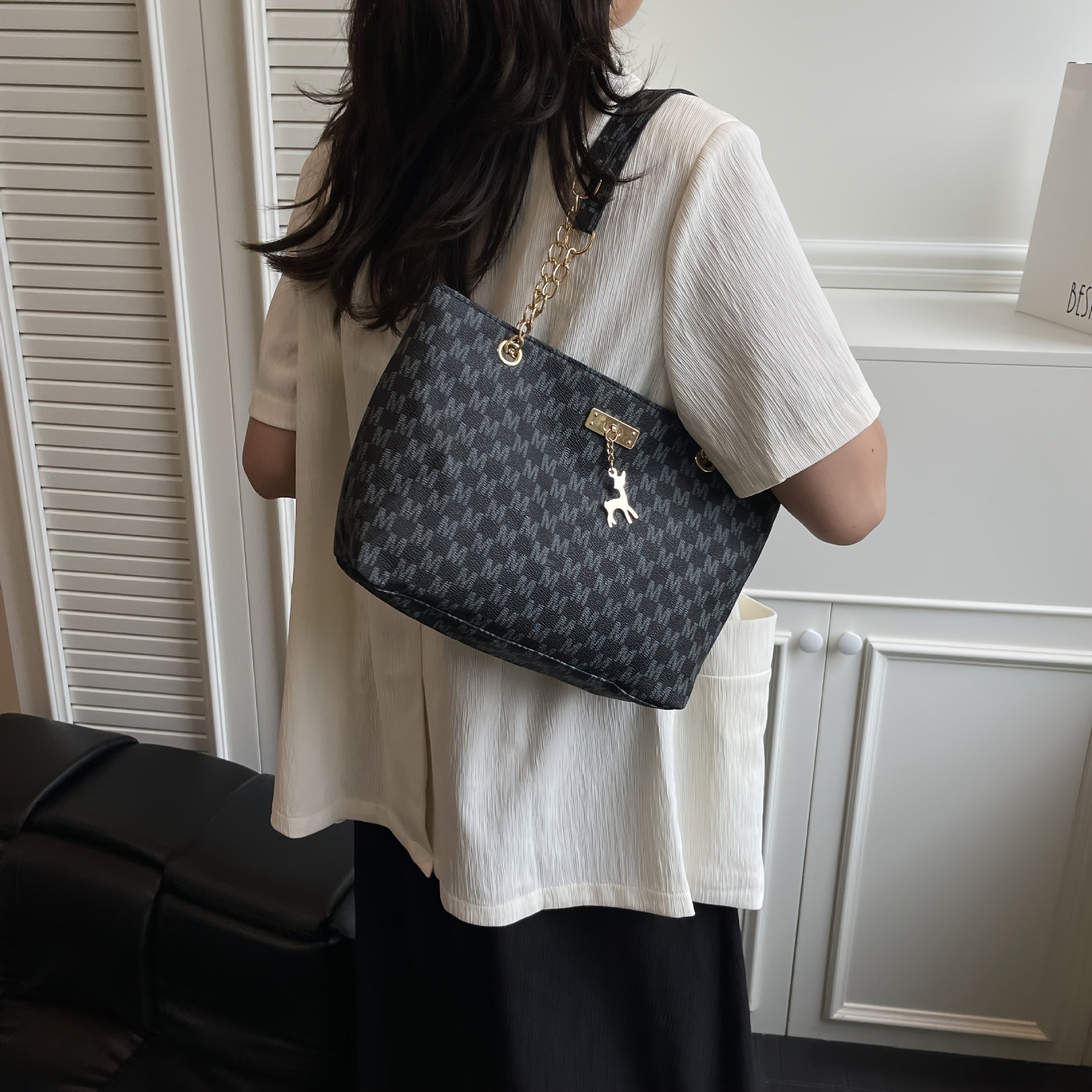 Elegant Ladies' Messenger Bag |, Buckle Closure, Multi-Functional for Commuting and Casual Professional Settings, Ideal Gift for Wife, Girlfriend, Sisters, or BFFs