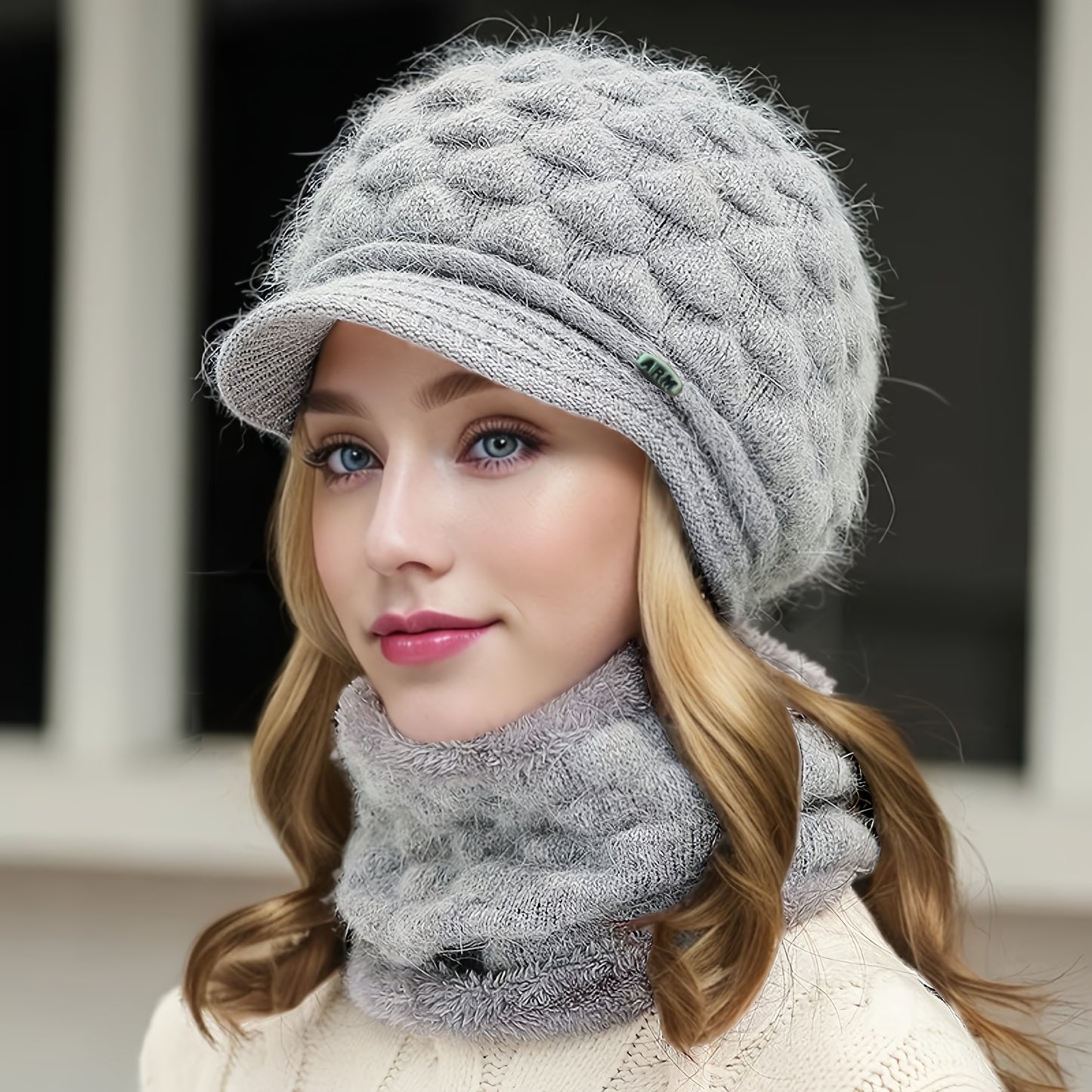 Bonito e quente chapéu de pato para outono e inverno, perfeito para uso casual com proteção auricular.