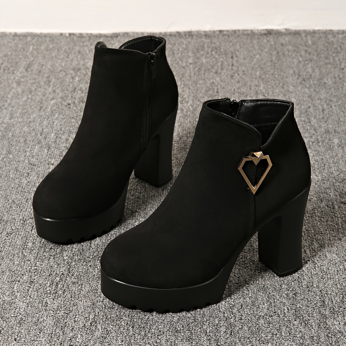 Vintage Style Platform High Heel Ankle Boots with Metal Heart Decoration, Fashionable Versatile Sweet-Cool High Heels, Thick Platform Chunky Heel, Metal Heart Buckle, Convenient Zipper Design, Runs Small One Size