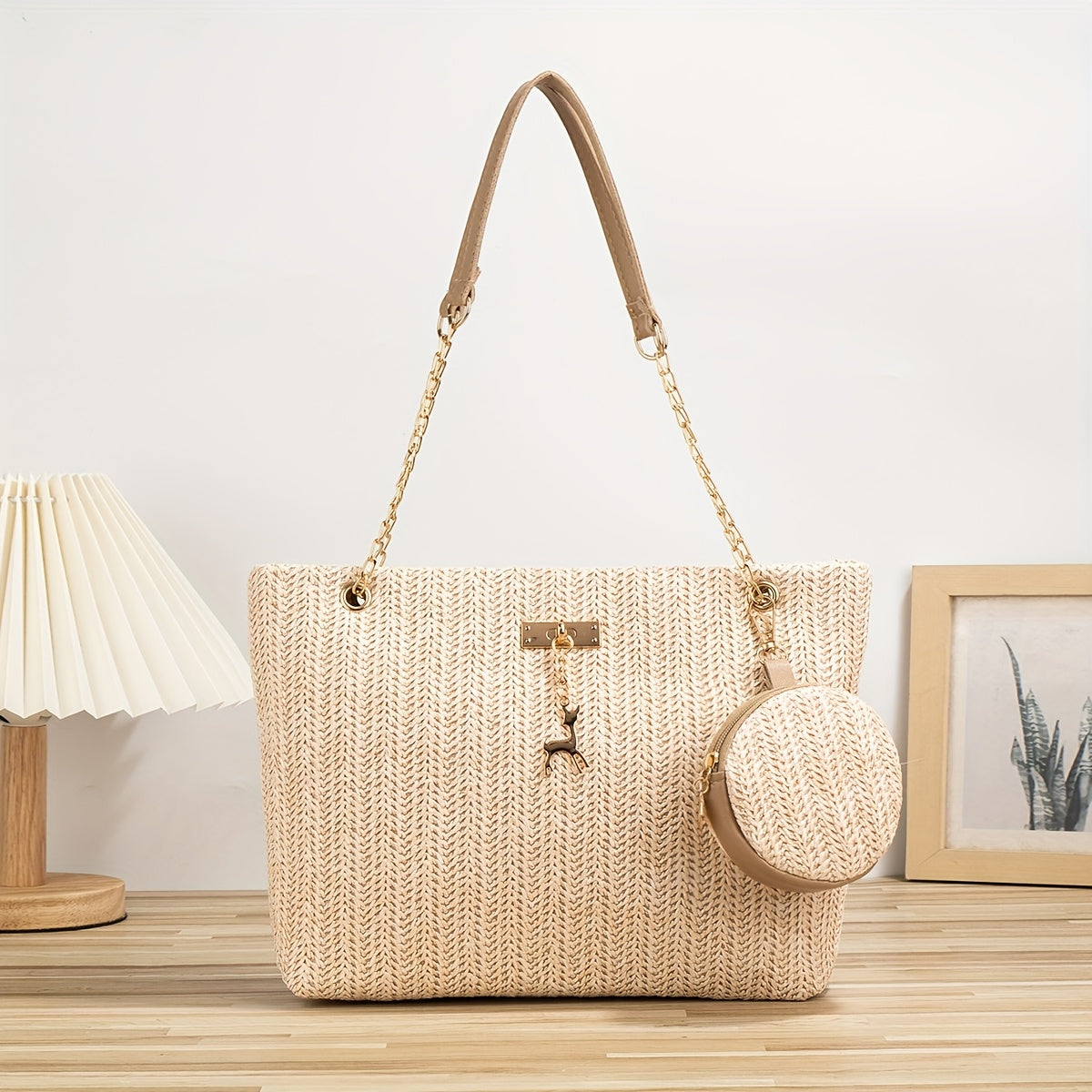 Fashionable Mini Straw Tote Bag for The Beach, Chain Shoulder Bag, Small Handbag, Paired with a Coin Purse. Suitable for Girls, Women, Students, Shopping, Travel, Vacations, Beaches, And Holidays.