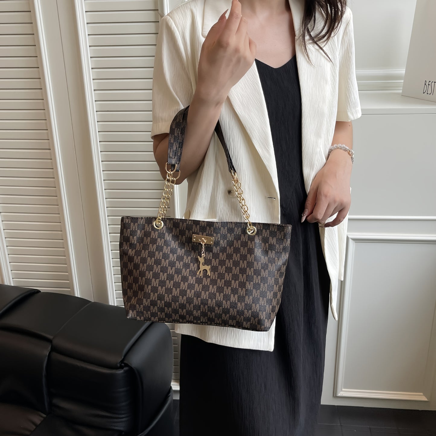 Elegant Ladies' Messenger Bag |, Buckle Closure, Multi-Functional for Commuting and Casual Professional Settings, Ideal Gift for Wife, Girlfriend, Sisters, or BFFs