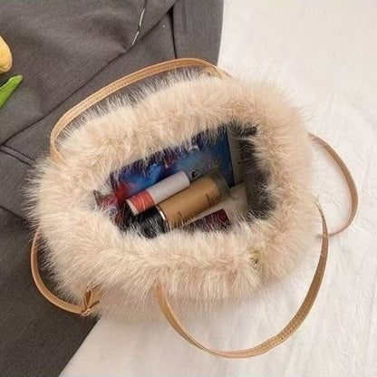 A Plush Women'S Shoulder Bag, a Stylish Autumn And Winter Hand-Held Bucket Crossbody Fur Bag, a Versatile Solid Color Faux Fox Fur Large Capacity Tote Bag, Available in Six Colors Suitable for Daily Commuting, Parties, Christmas, Thanksgiving, And Halloween.