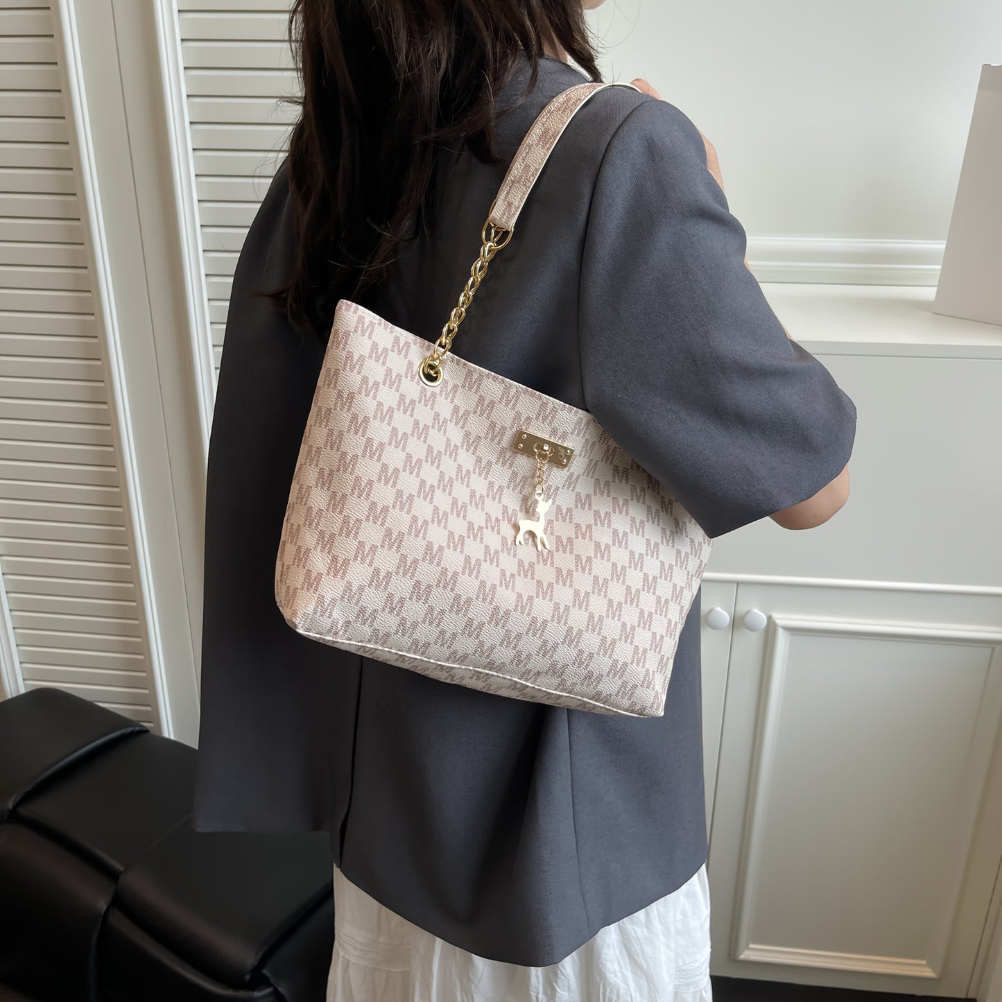 Elegant Ladies' Messenger Bag |, Buckle Closure, Multi-Functional for Commuting and Casual Professional Settings, Ideal Gift for Wife, Girlfriend, Sisters, or BFFs